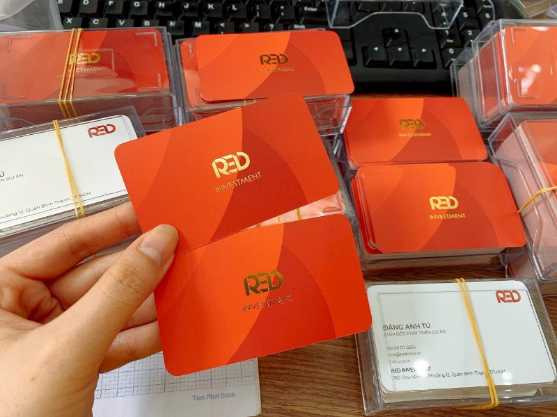 Những điều cần lưu ý khi thiết kế name card ép kim